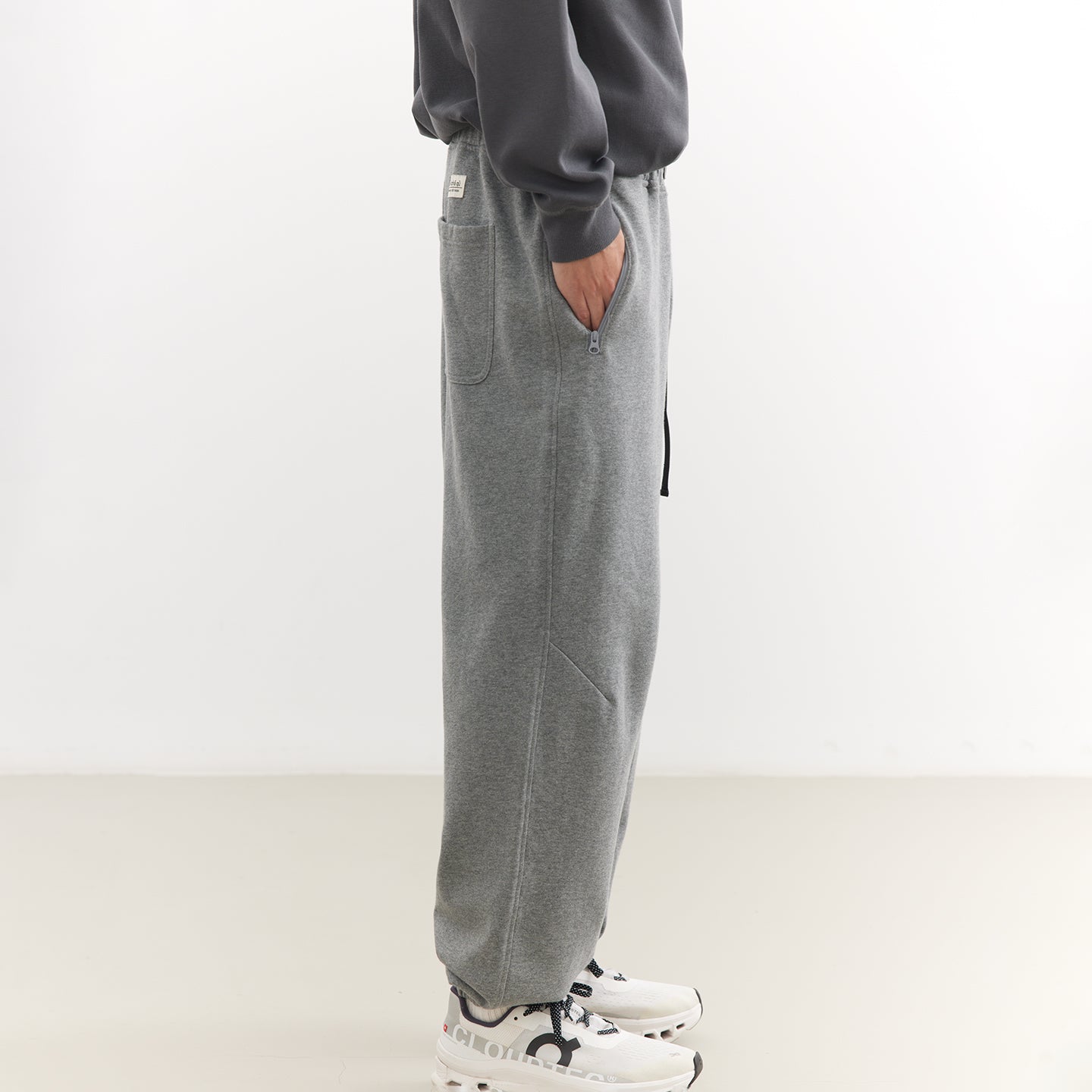 Chichaqu Cotton buckle sweatpants