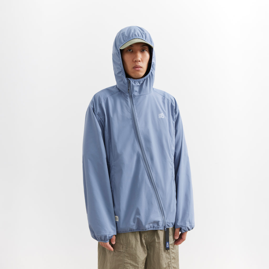 Chichaqu Lightweight Wind-Resistant Jacket (with an Angled Zipper)
