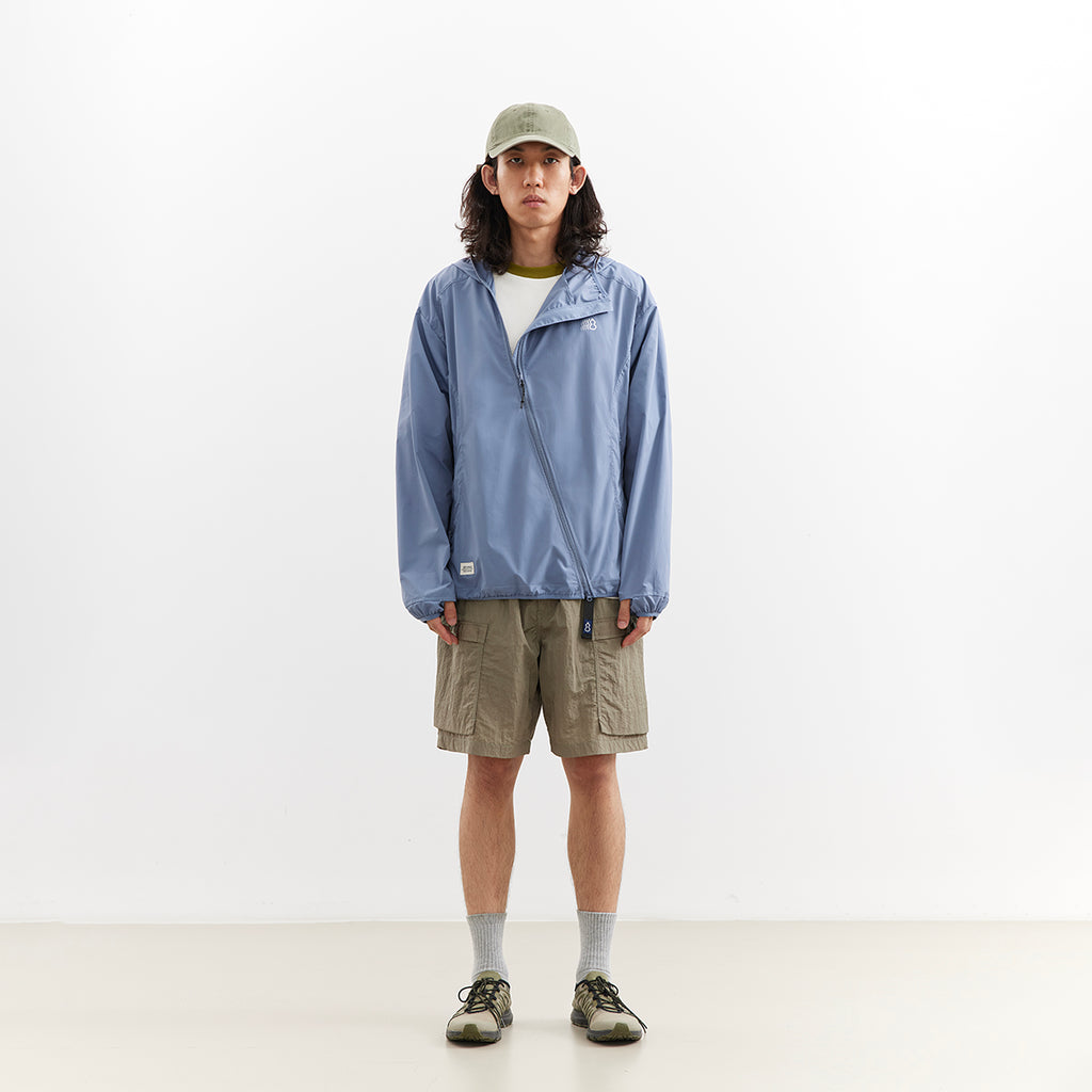 Chichaqu Lightweight Wind-Resistant Jacket (with an Angled Zipper)