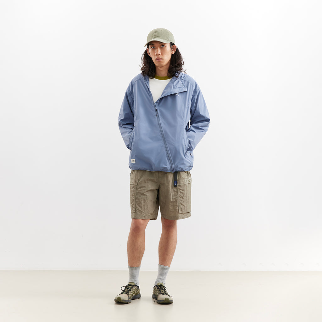 Chichaqu Lightweight Wind-Resistant Jacket (with an Angled Zipper)