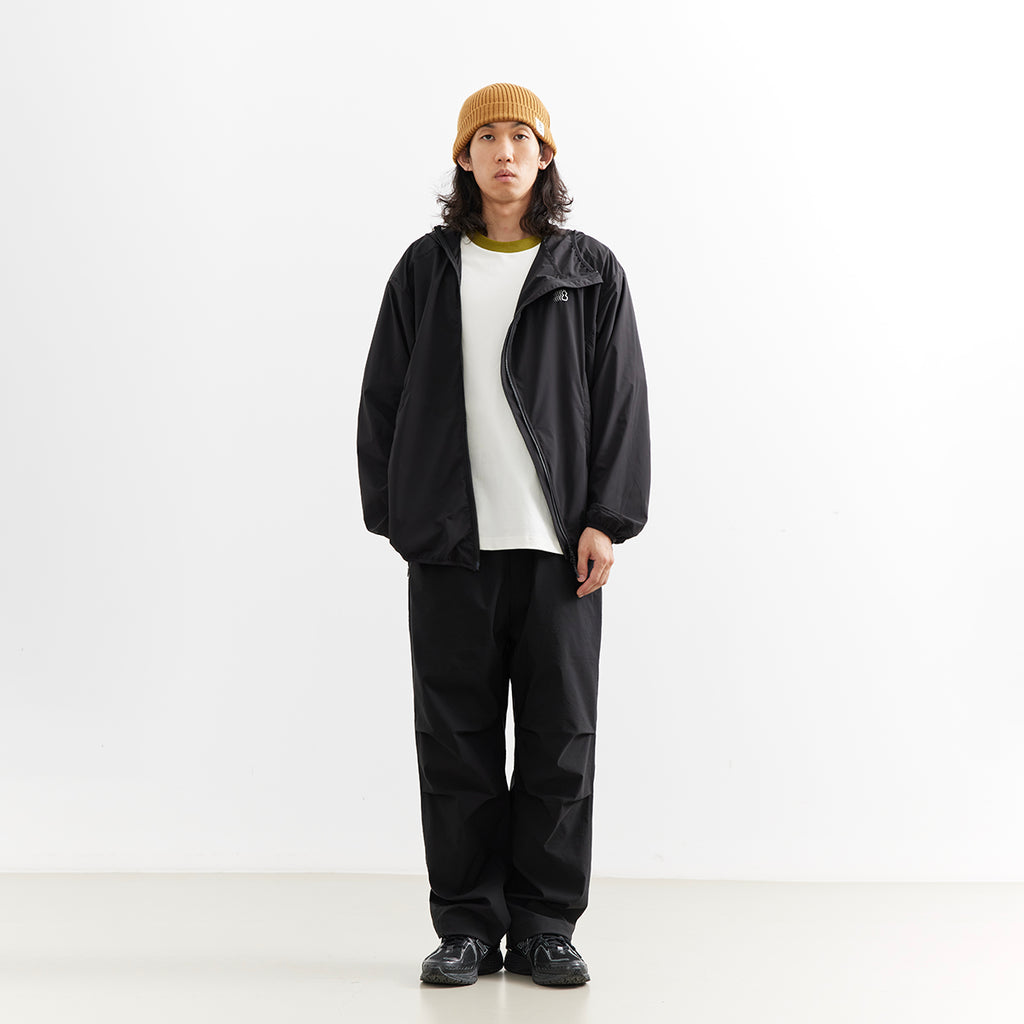 Chichaqu Lightweight Wind-Resistant Jacket (with an Angled Zipper)
