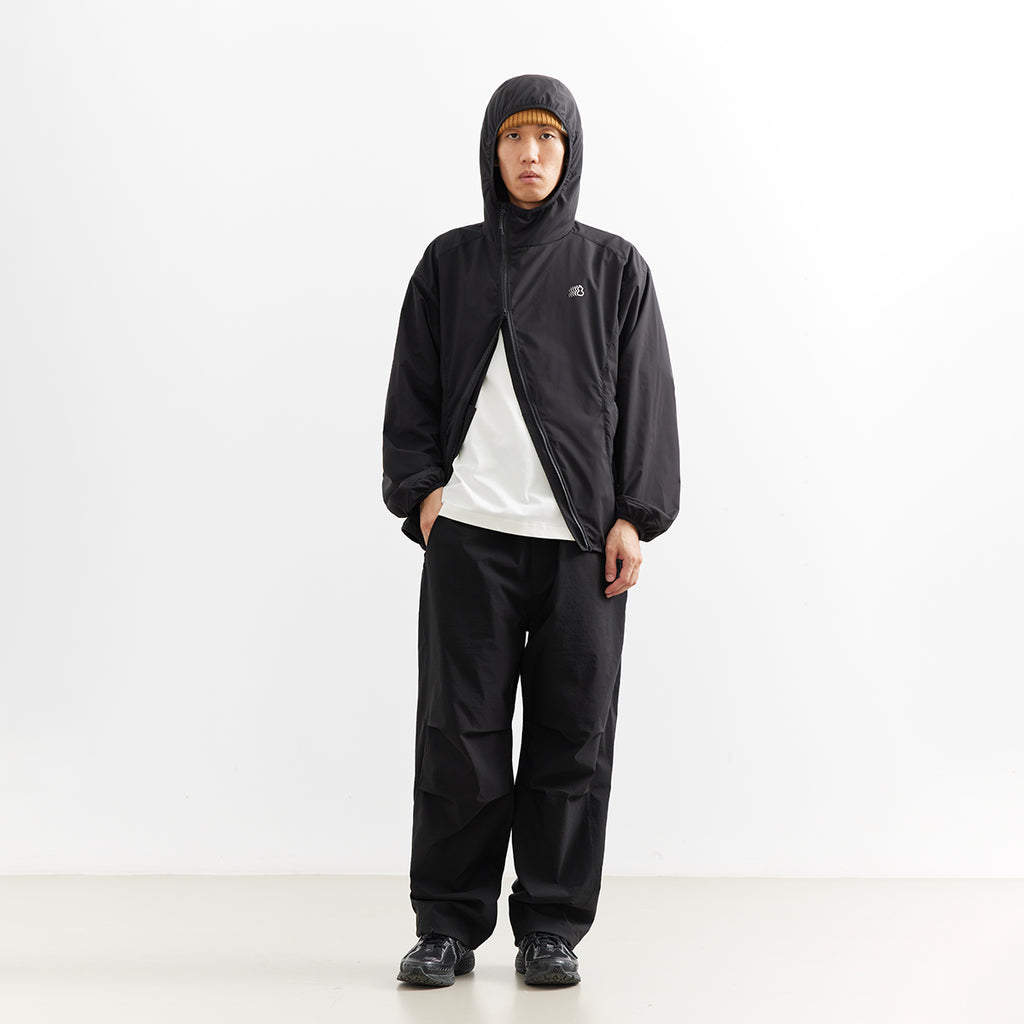Chichaqu Lightweight Wind-Resistant Jacket (with an Angled Zipper)