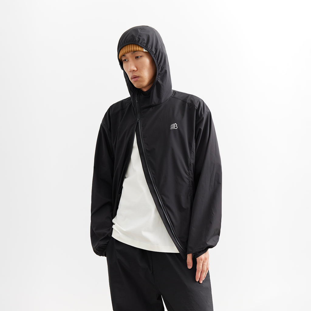 Chichaqu Lightweight Wind-Resistant Jacket (with an Angled Zipper)