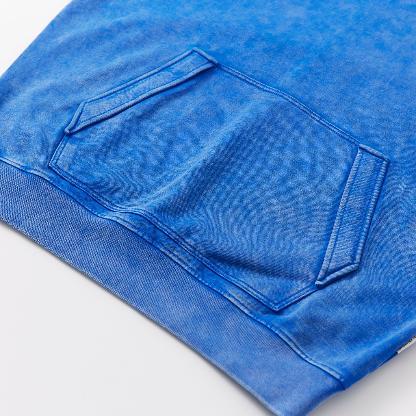 chī chá qù The Substantial Sweatshirt (With a Vintage Wash)