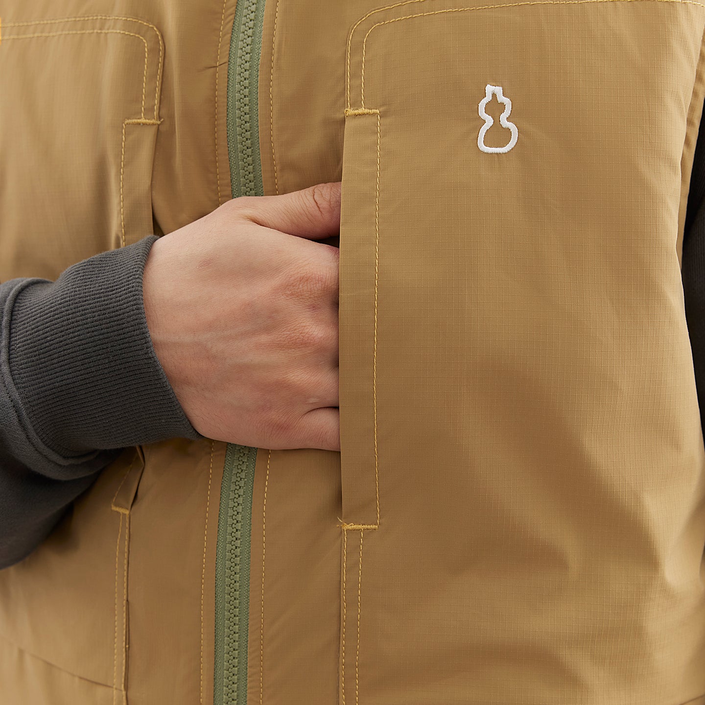 Chichaqu Reversible Fleece Vest
