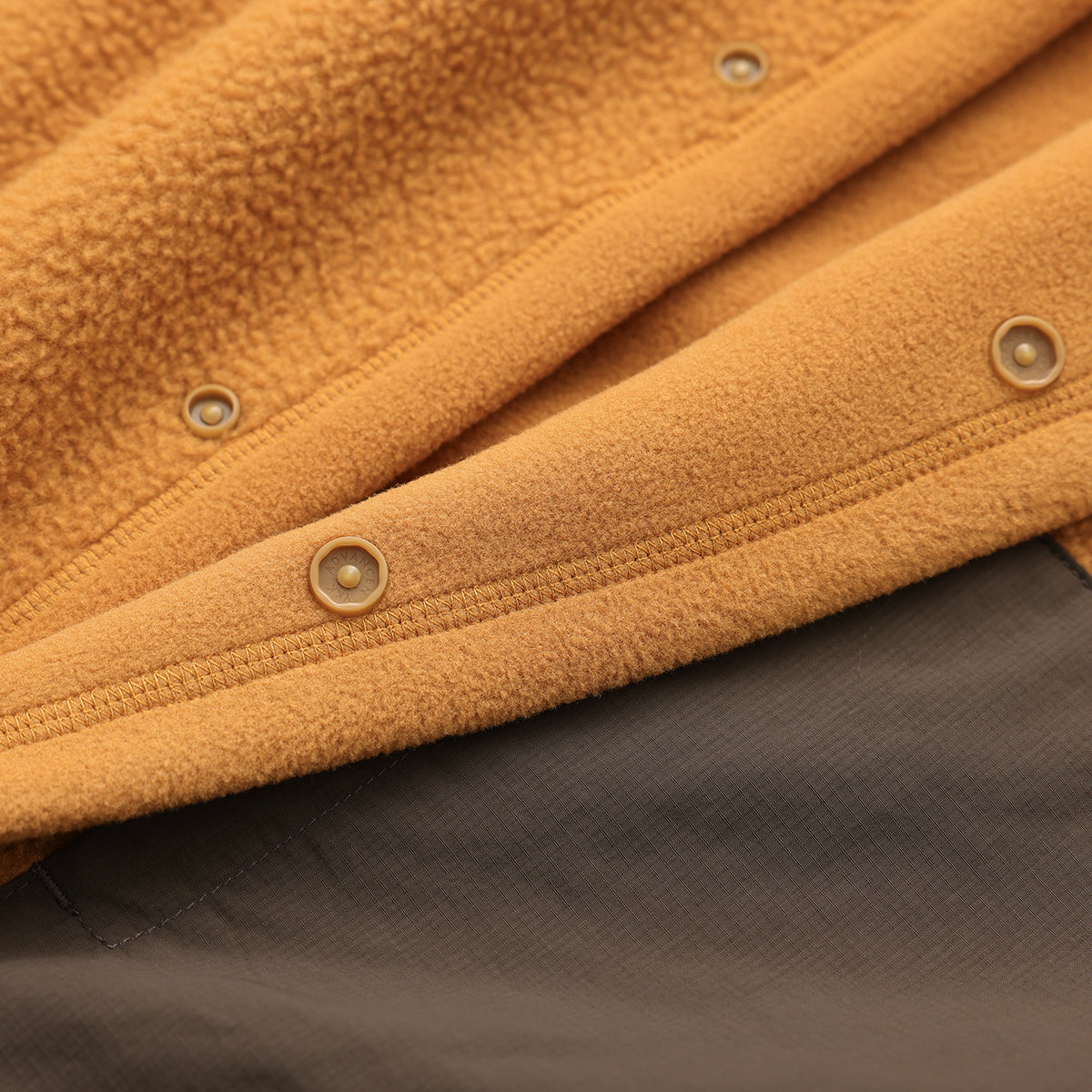 Chichaqu Packable Fleece Blanket