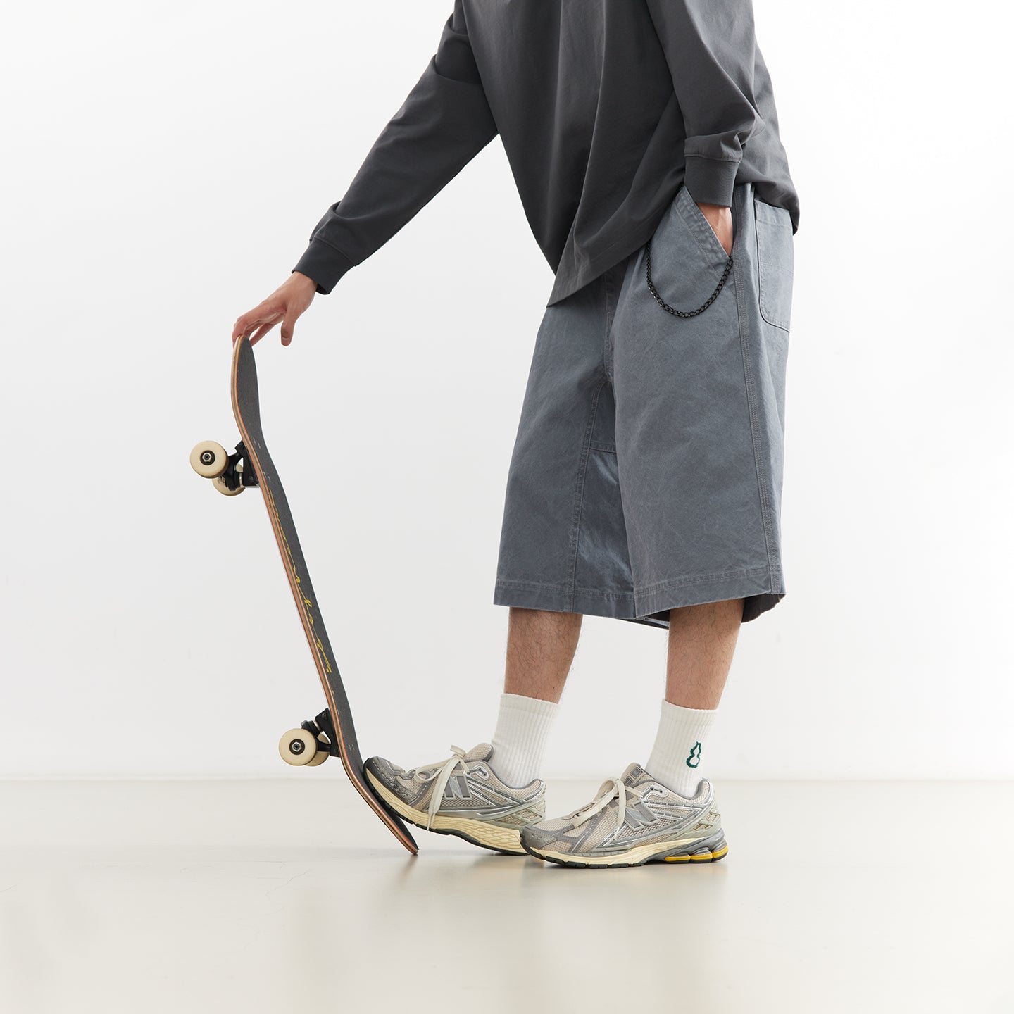 Chichaqu Heavyweight washed cropped pants