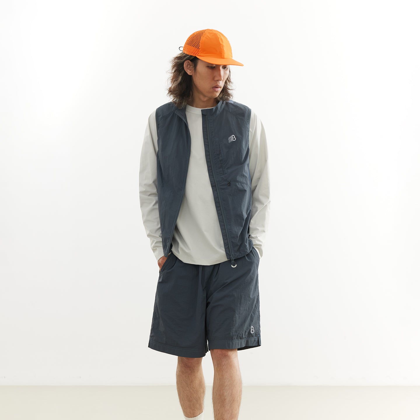 Chichaqu Lightweight stand-collar paneled vest