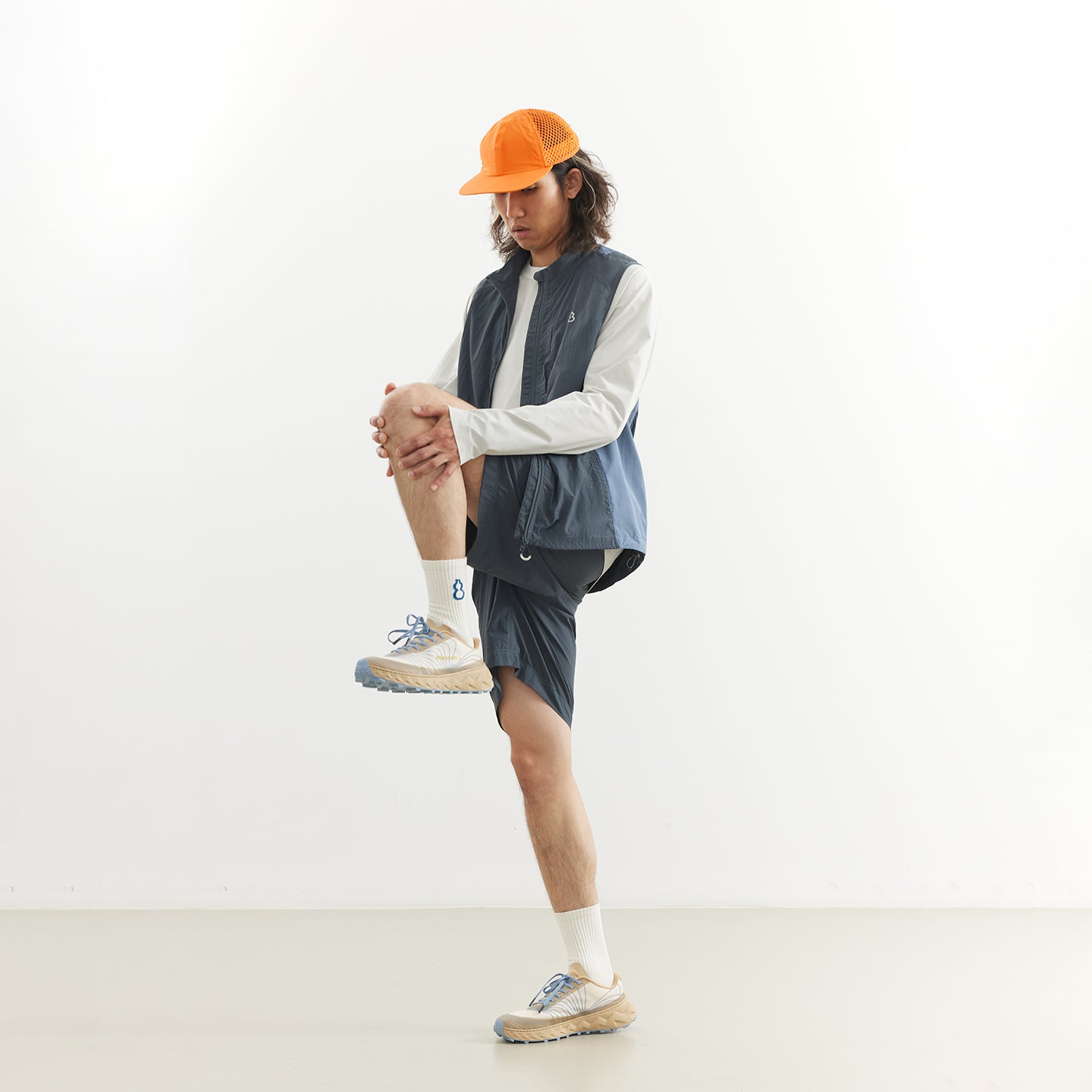 Chichaqu Lightweight stand-collar paneled vest