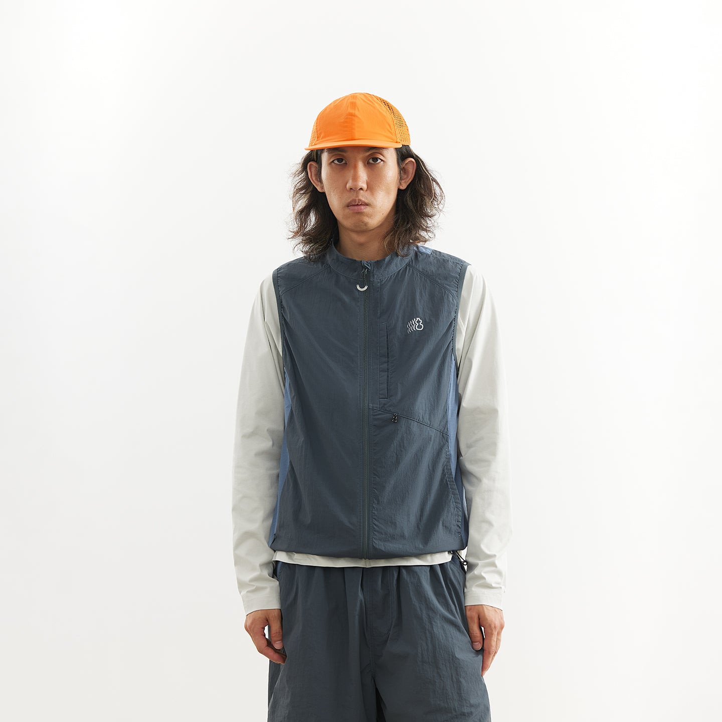 Chichaqu Lightweight stand-collar paneled vest