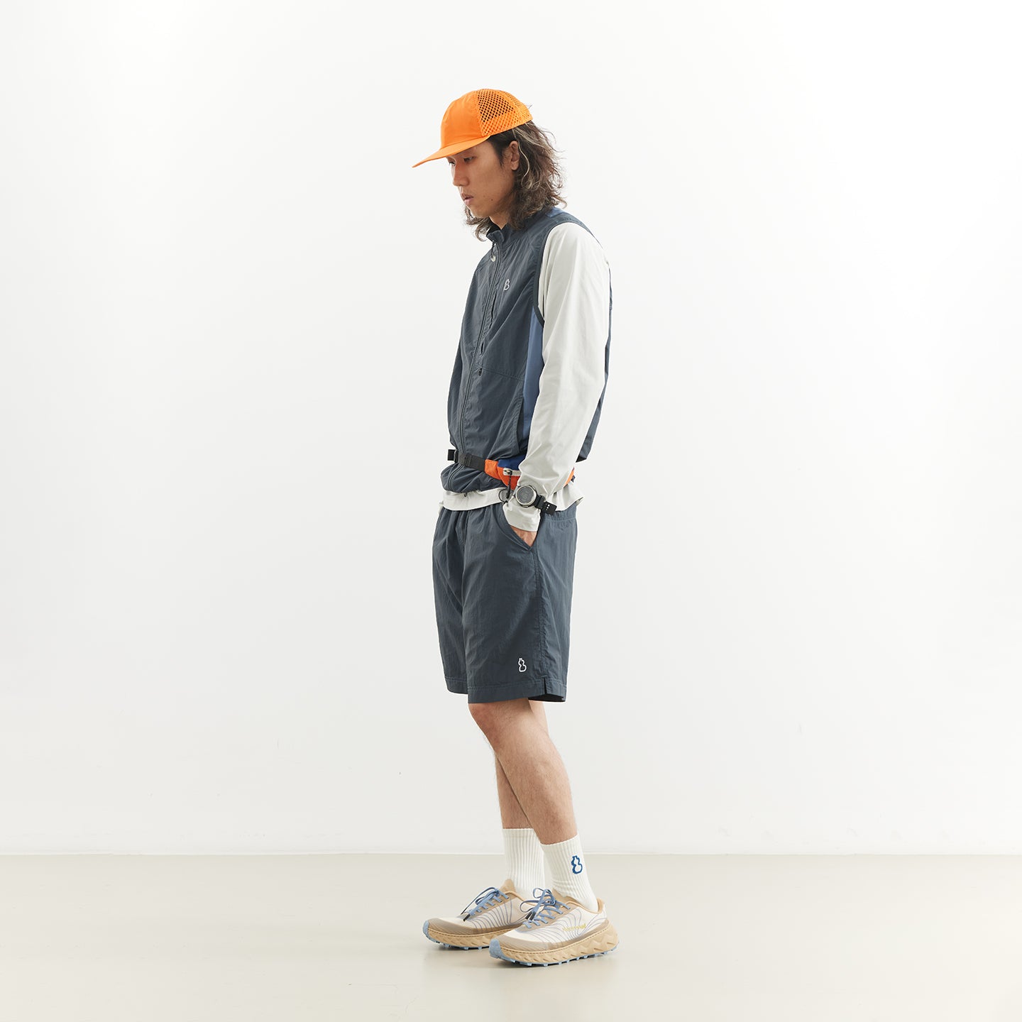 Chichaqu Lightweight stand-collar paneled vest