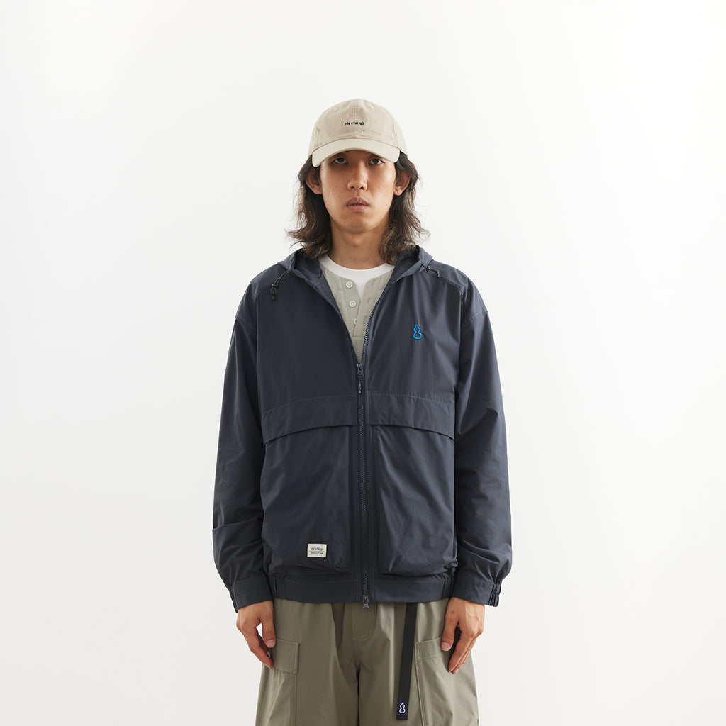 Lightweight hooded jacket