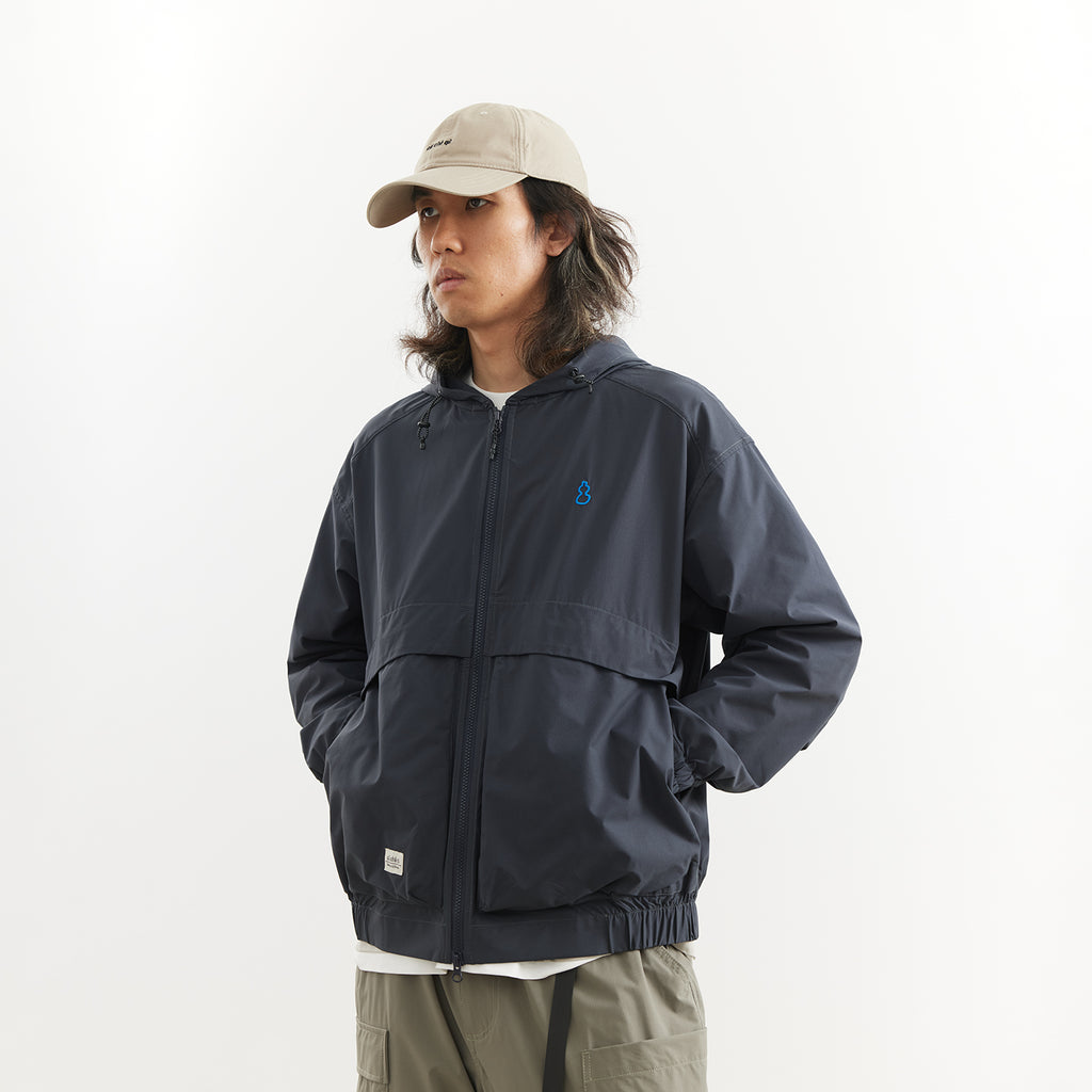 Lightweight hooded jacket
