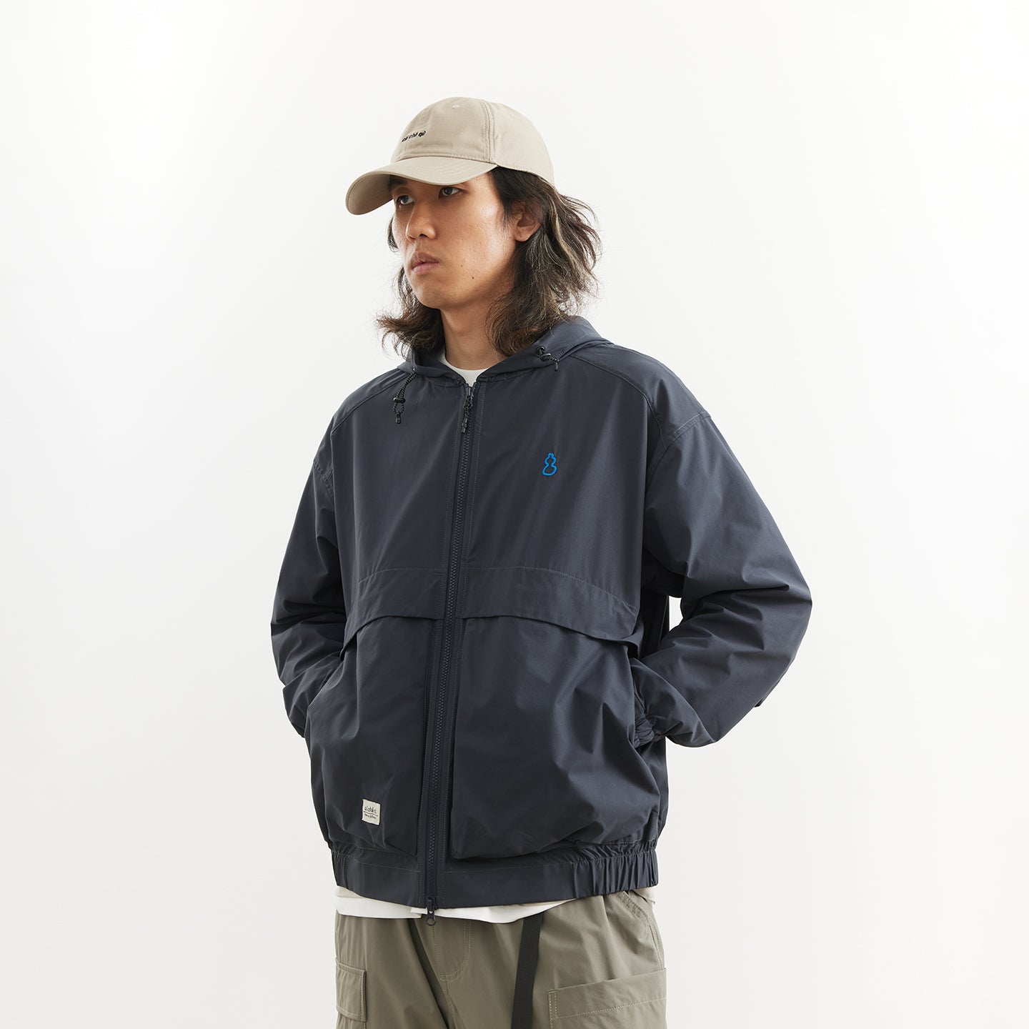 Lightweight hooded jacket