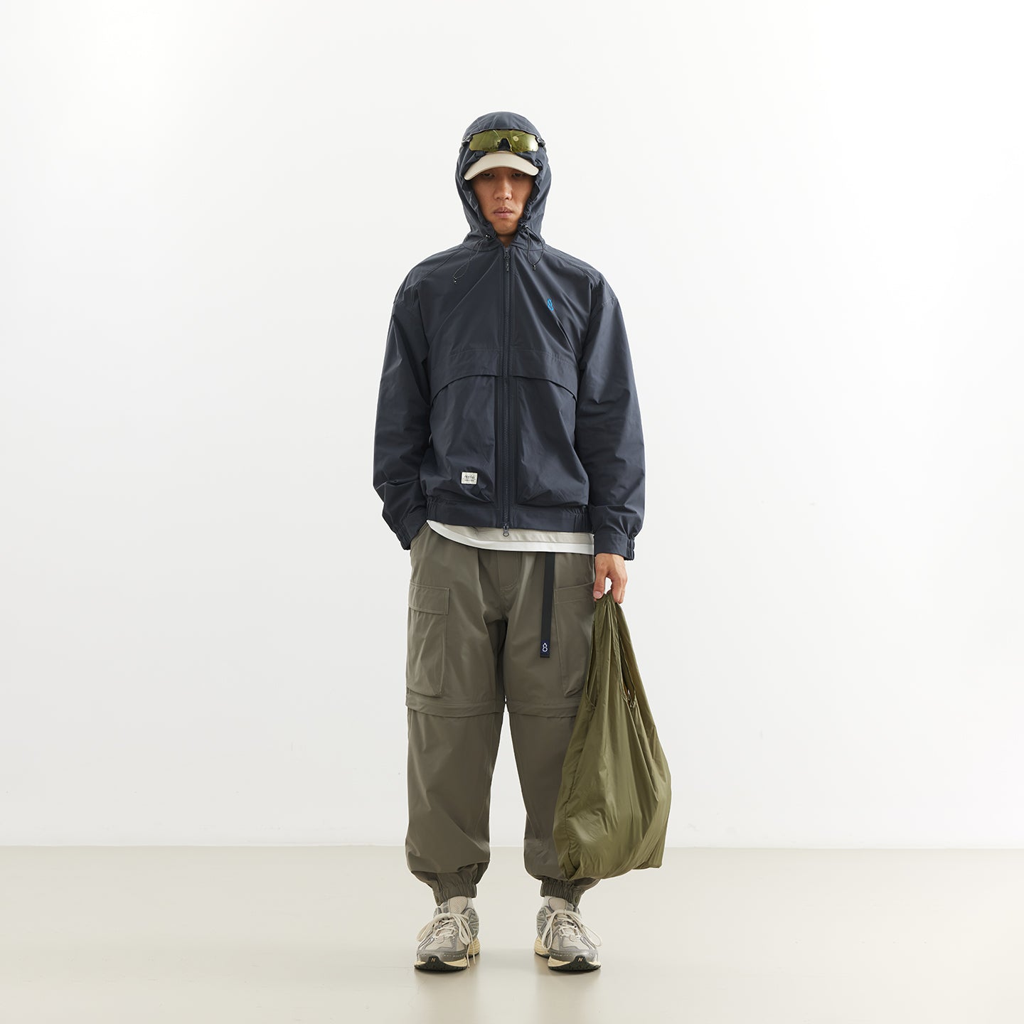 Lightweight hooded jacket