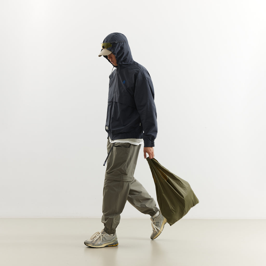Lightweight hooded jacket