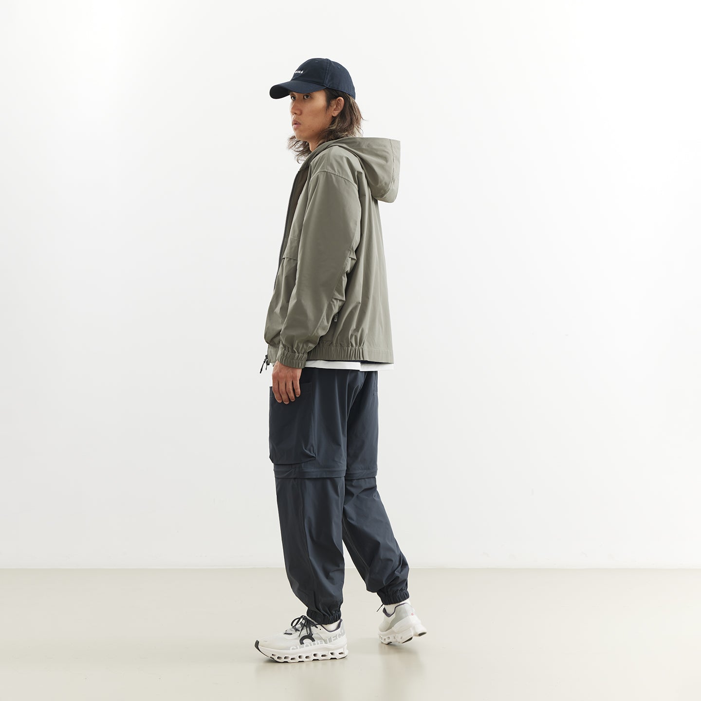 Lightweight hooded jacket