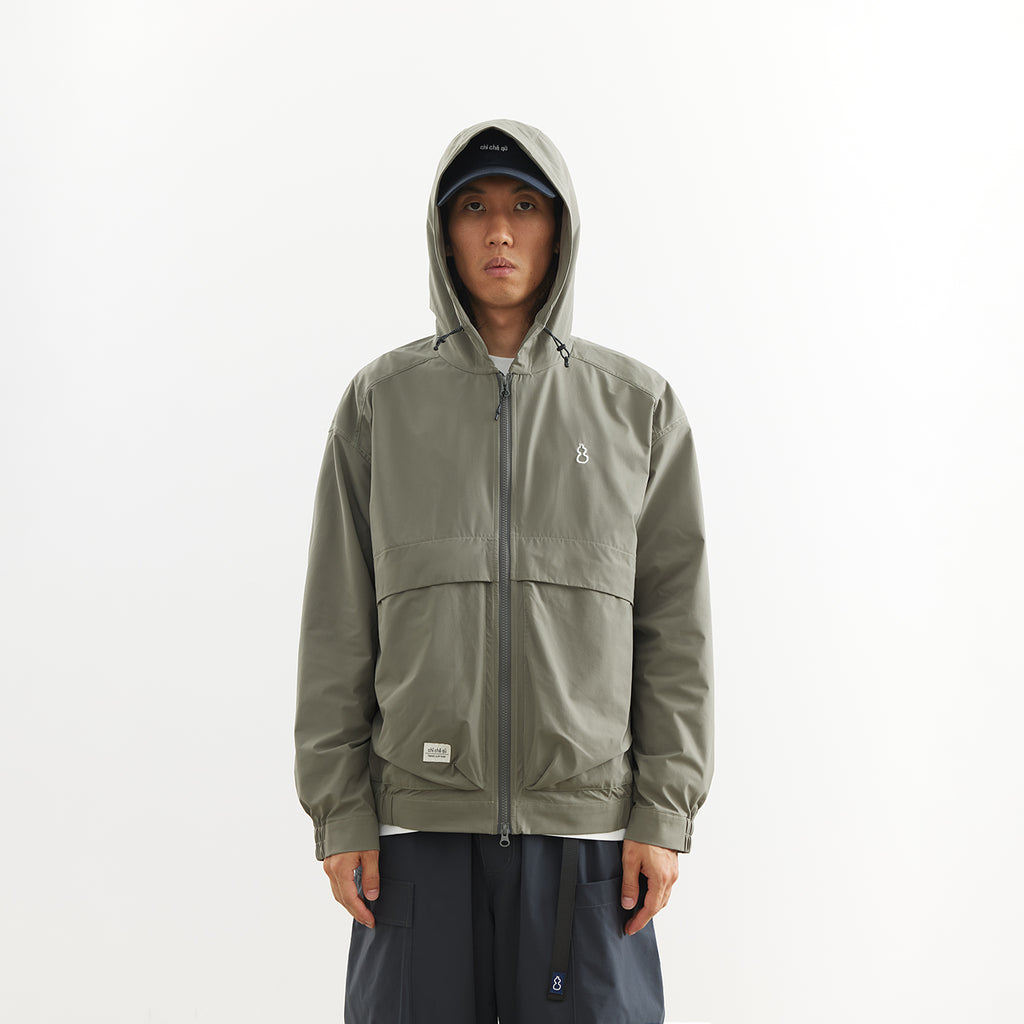 Lightweight hooded jacket