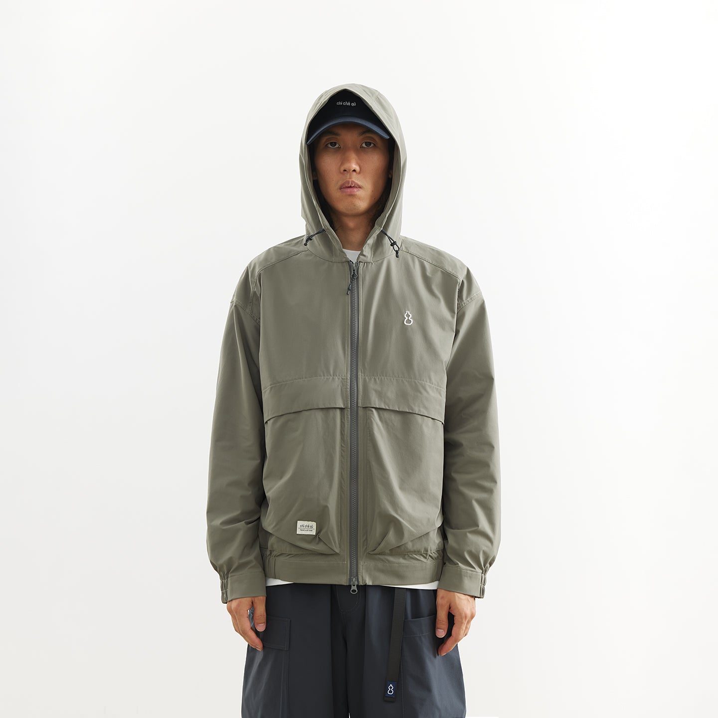 Lightweight hooded jacket