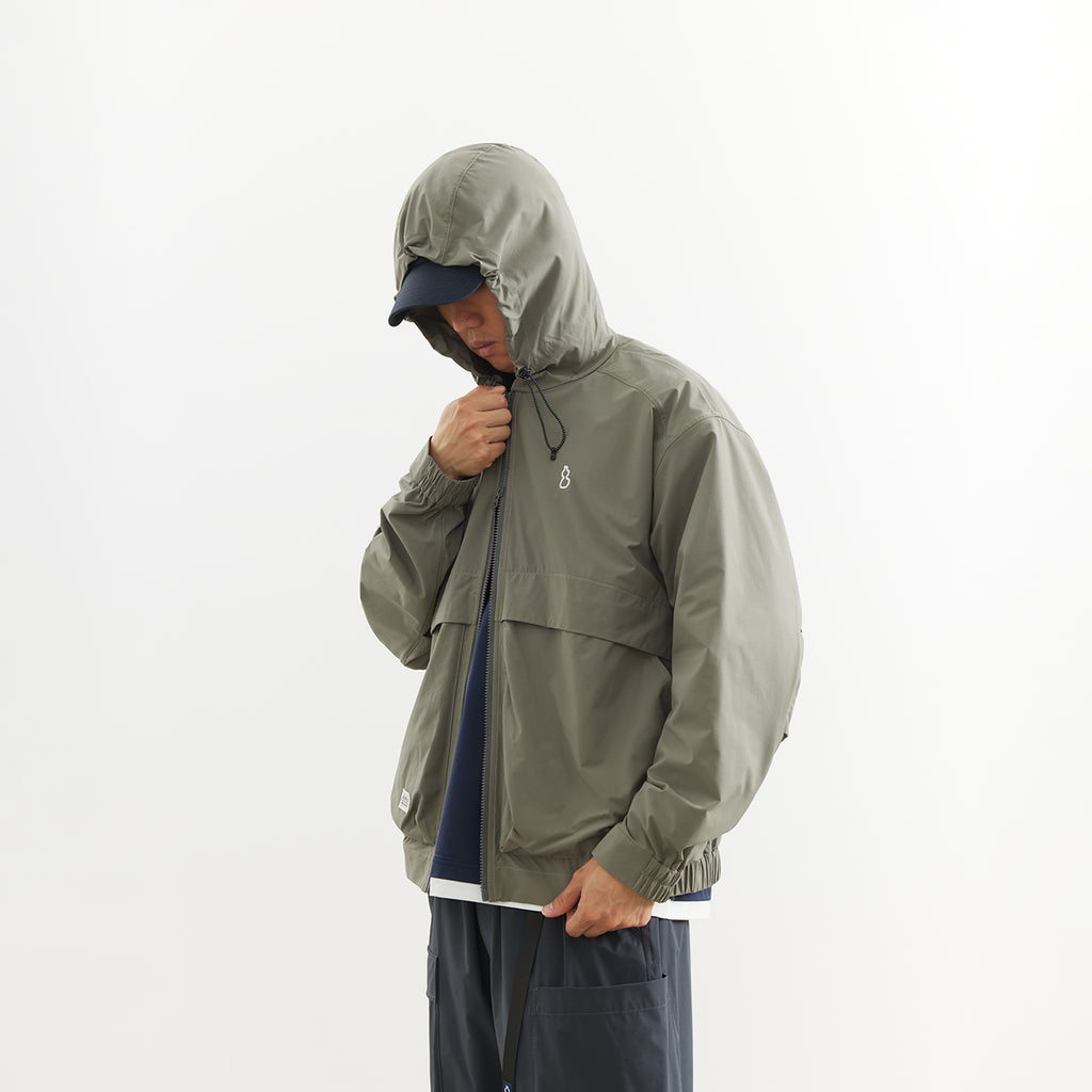 Lightweight hooded jacket