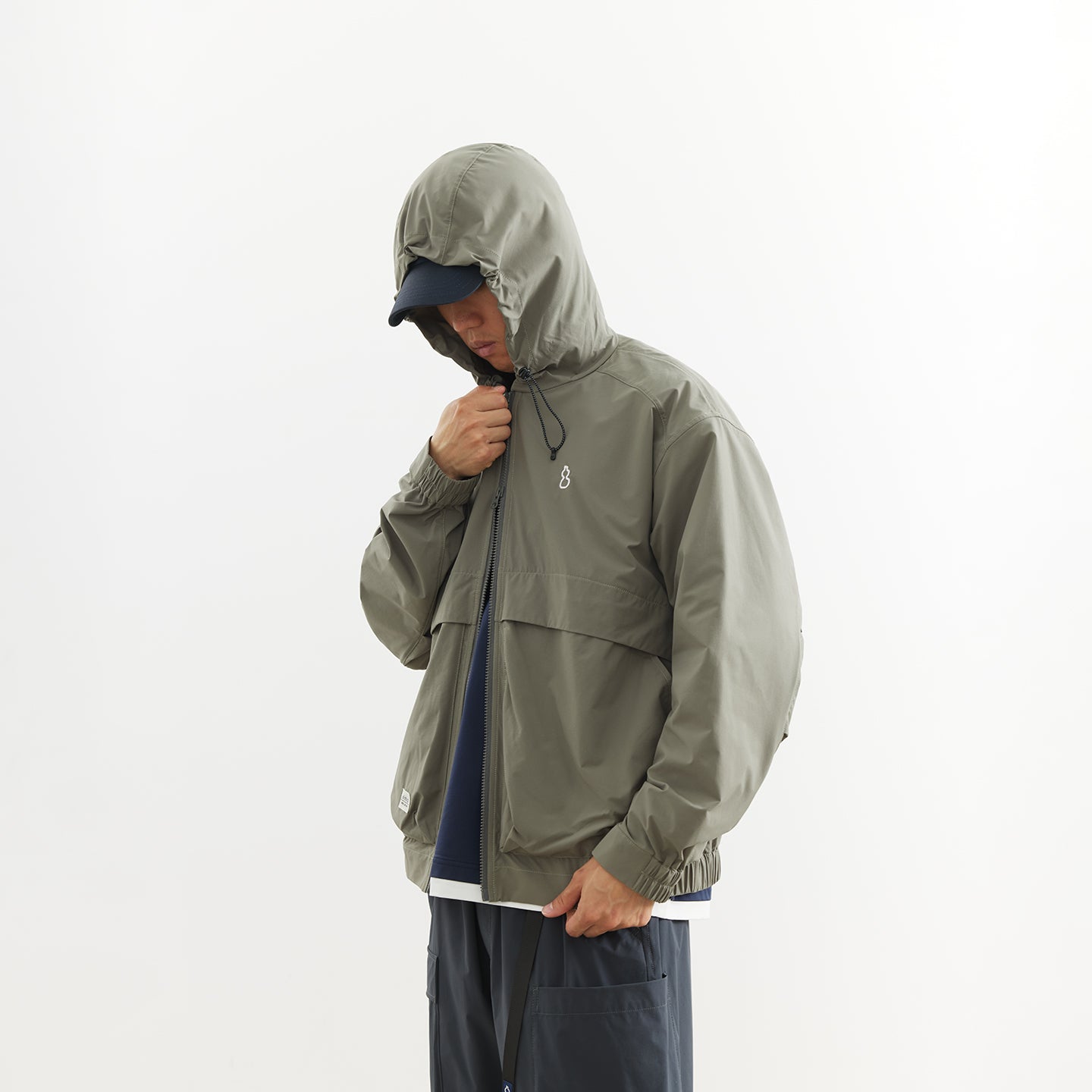 Lightweight hooded jacket