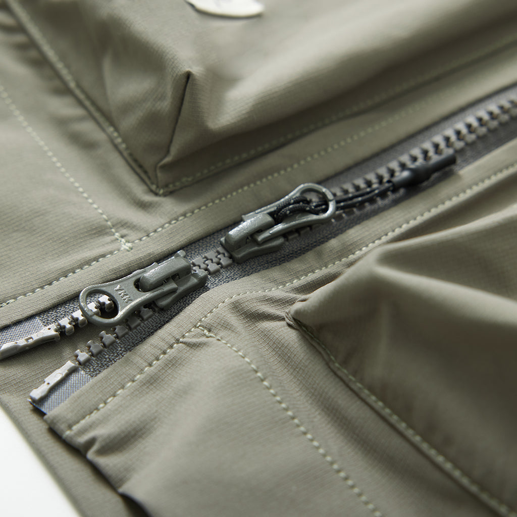 Lightweight hooded jacket