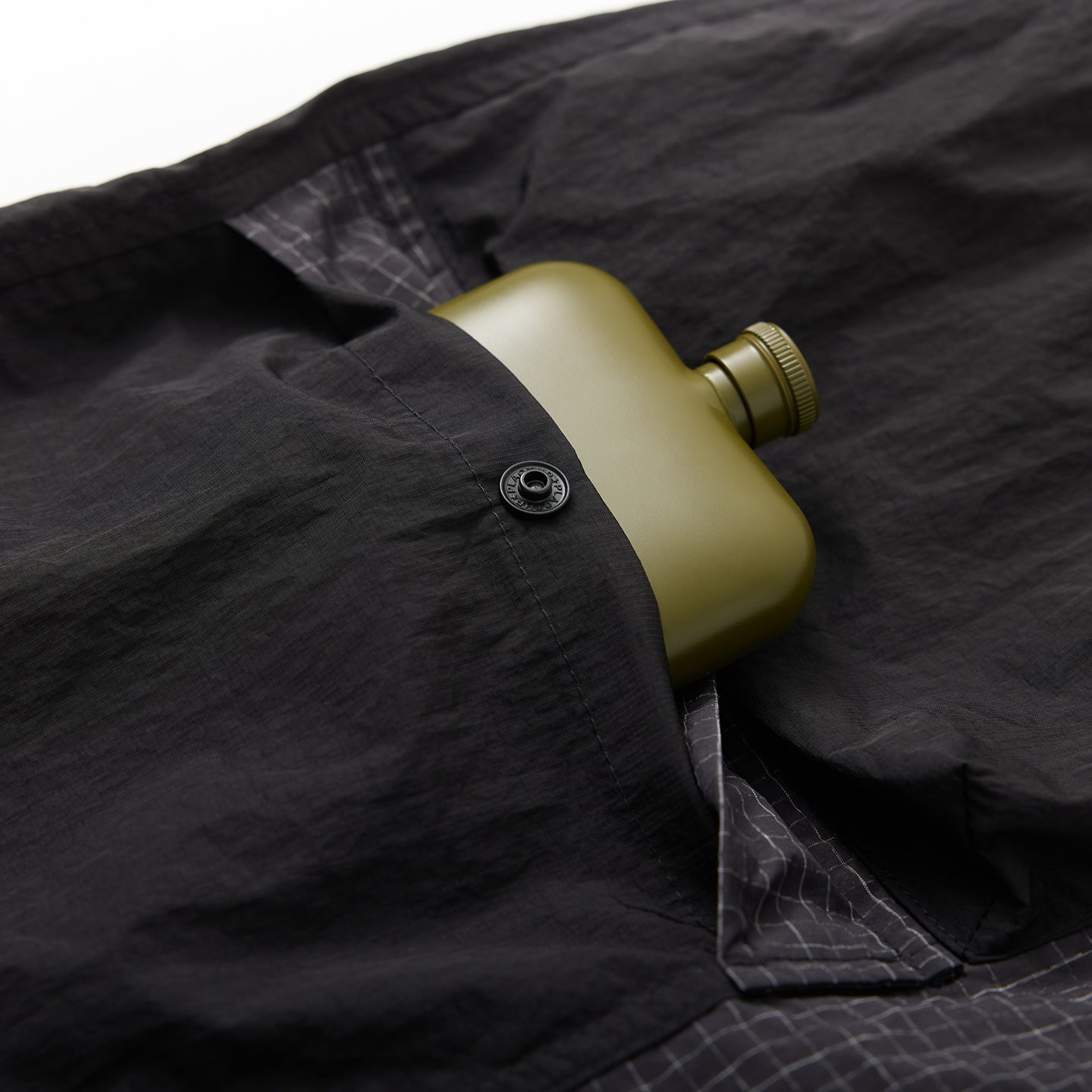 Chichaqu Quick-dry paneled shorts