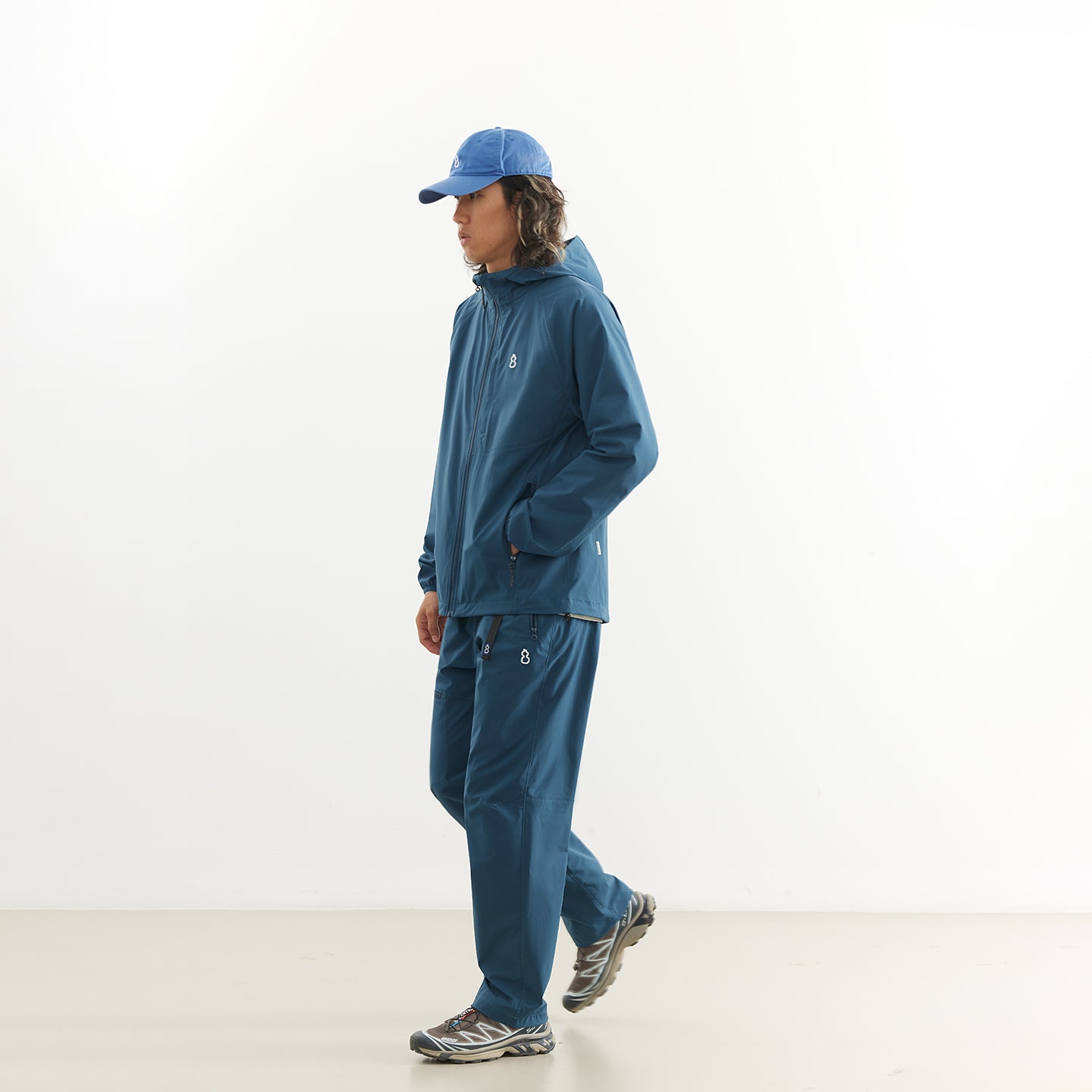 Chichaqu Lightweight hooded softshell jacket