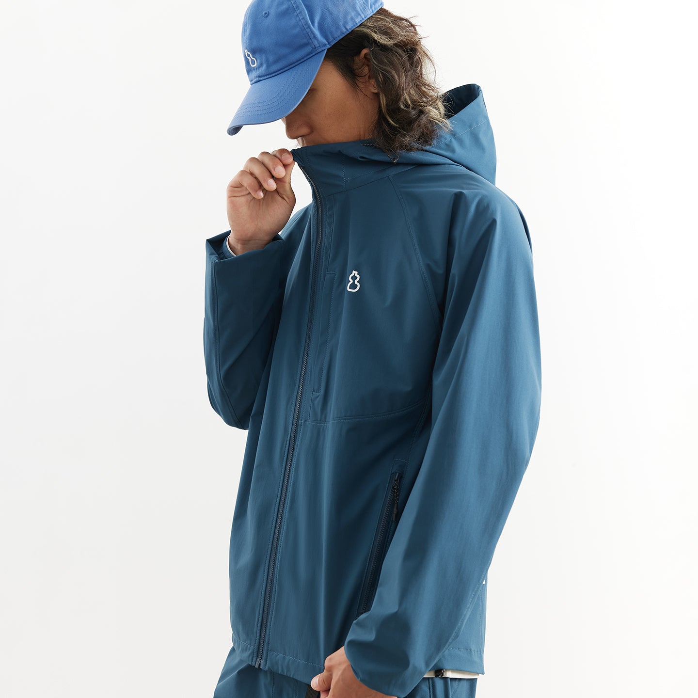 Chichaqu Lightweight hooded softshell jacket