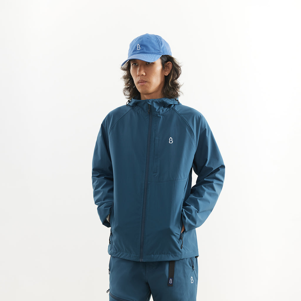 Chichaqu Lightweight hooded softshell jacket