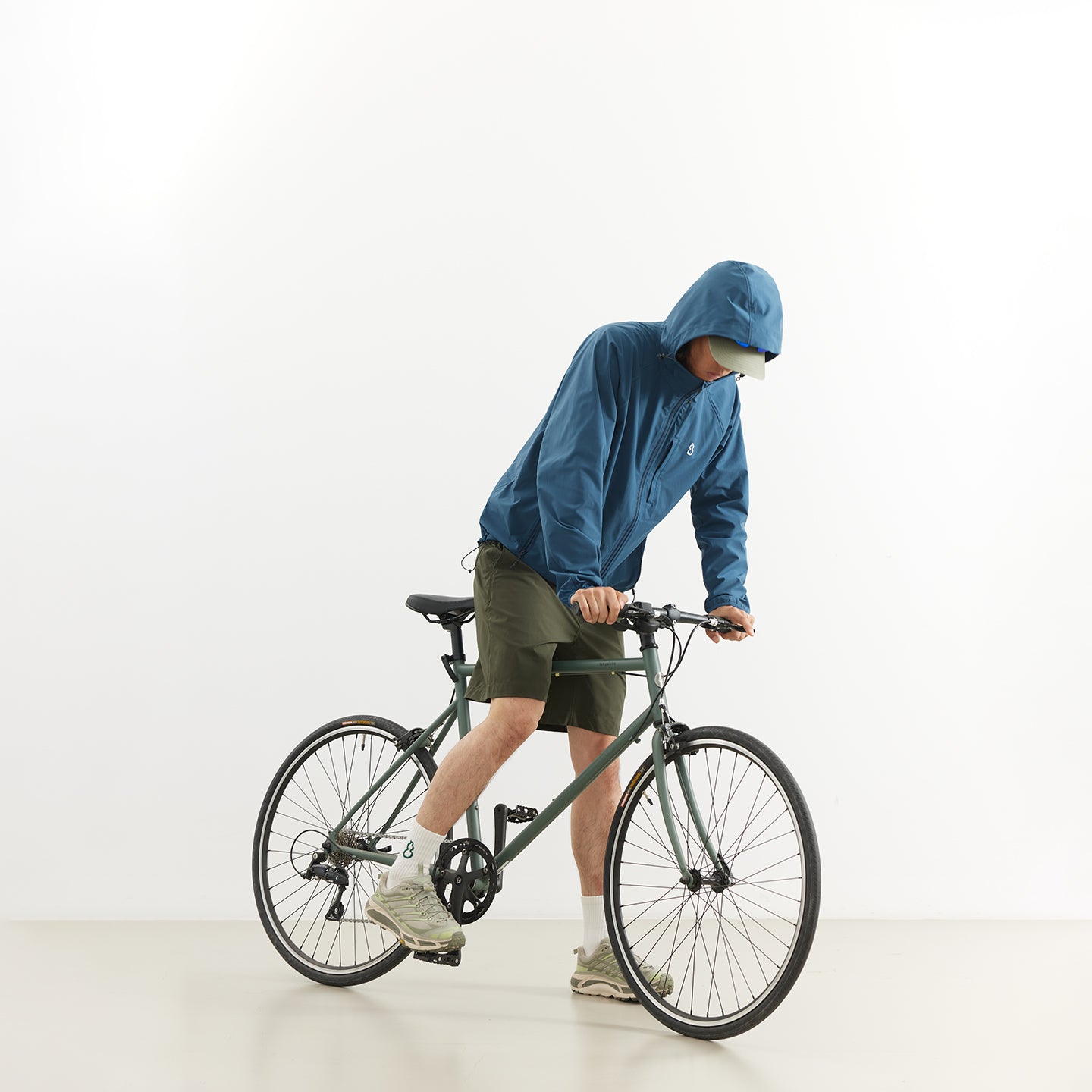 Chichaqu Lightweight hooded softshell jacket