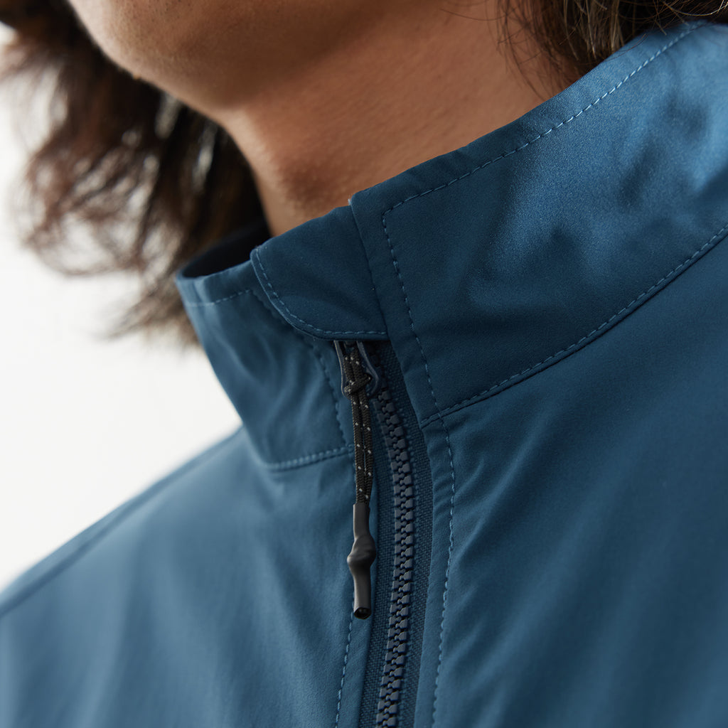 Chichaqu Lightweight stand-collar softshell jacket