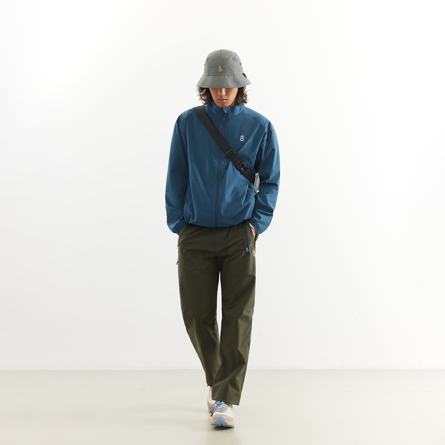 Chichaqu Lightweight stand-collar softshell jacket