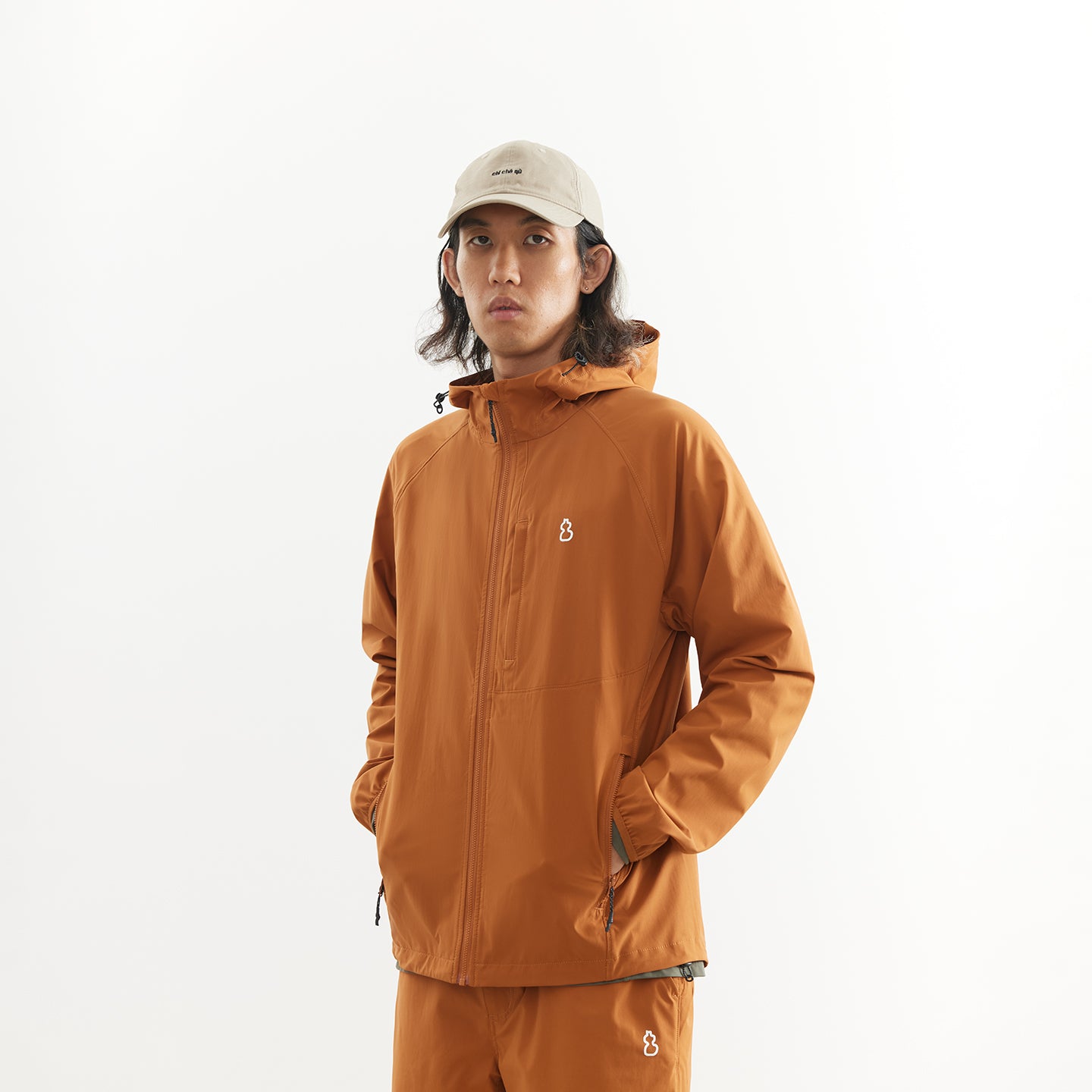 Chichaqu Lightweight hooded softshell jacket