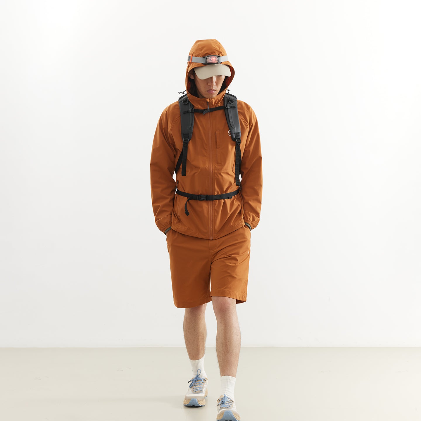 Chichaqu Lightweight hooded softshell jacket