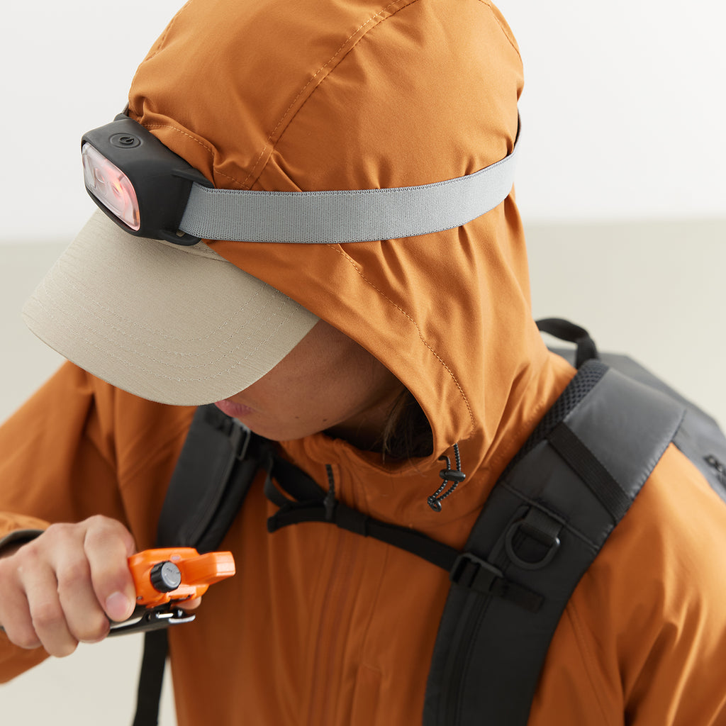 Chichaqu Lightweight hooded softshell jacket