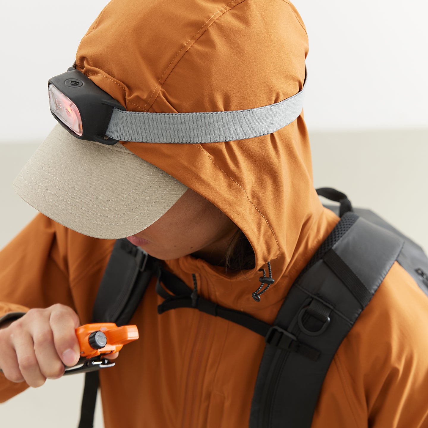 Chichaqu Lightweight hooded softshell jacket