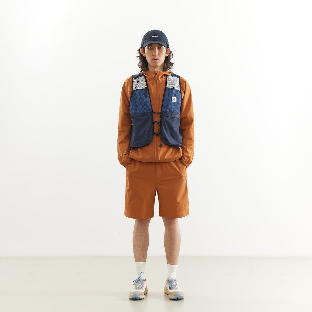 Chichaqu Lightweight hooded softshell jacket