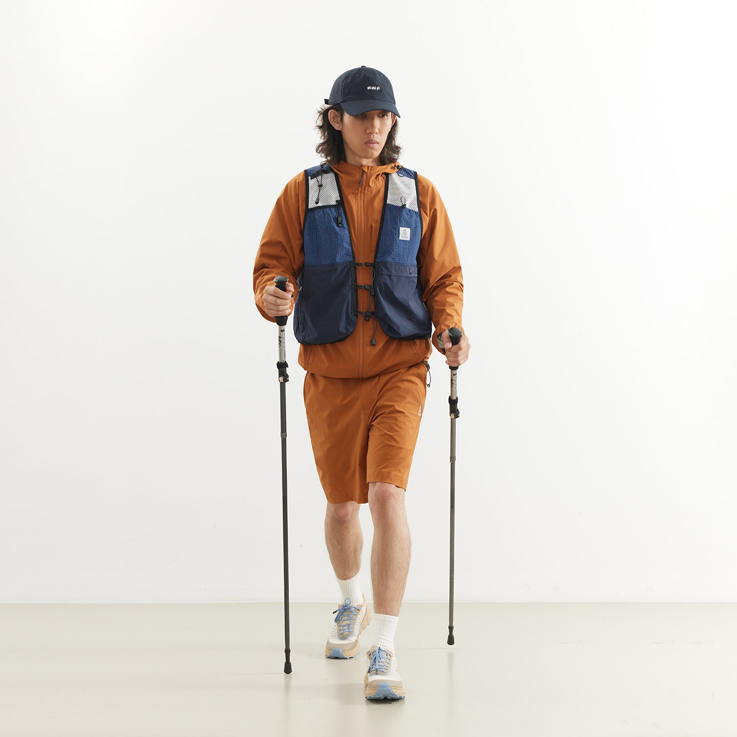 Chichaqu Lightweight hooded softshell jacket