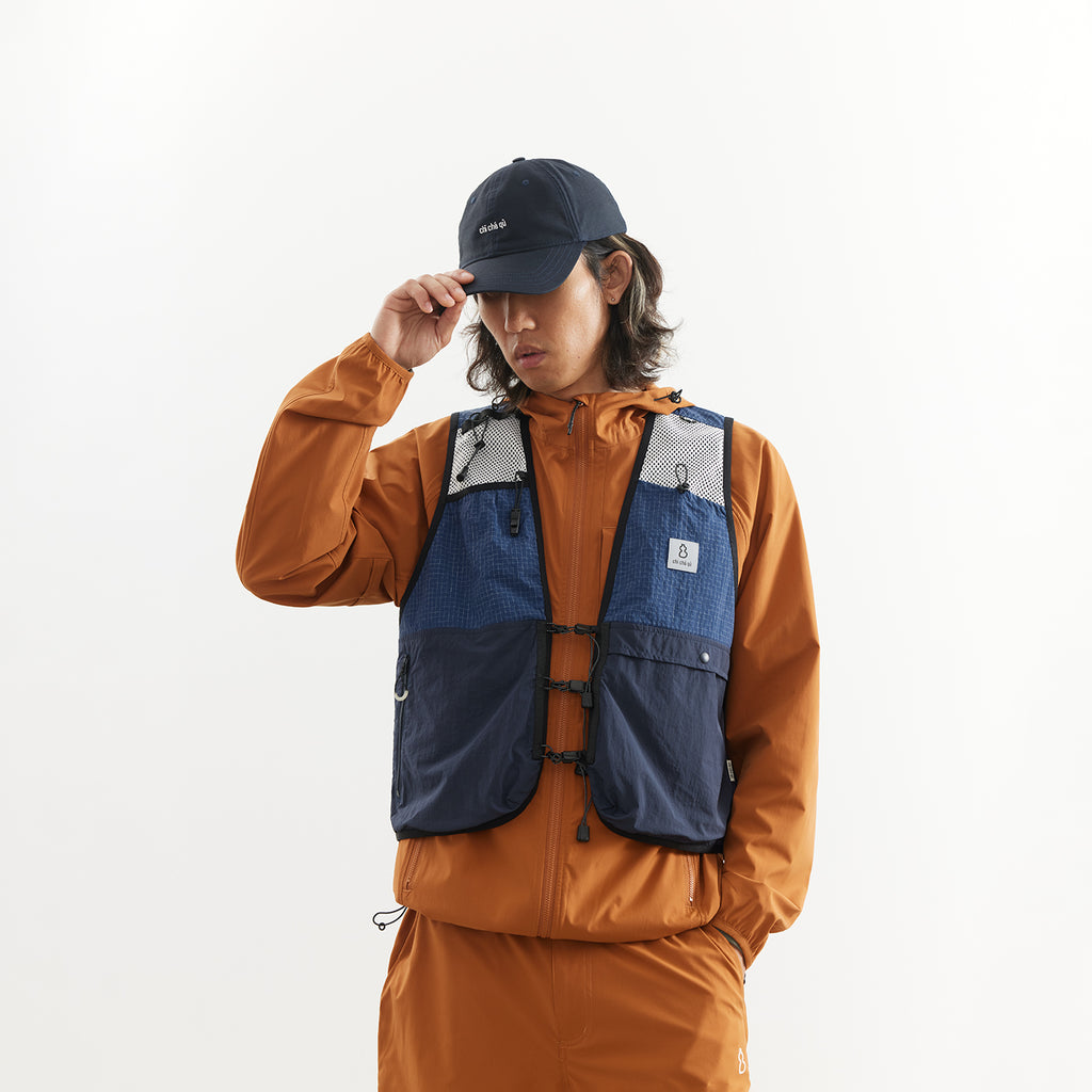 Chichaqu Lightweight hooded softshell jacket