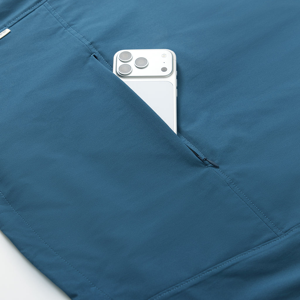 Chichaqu Lightweight hooded softshell jacket