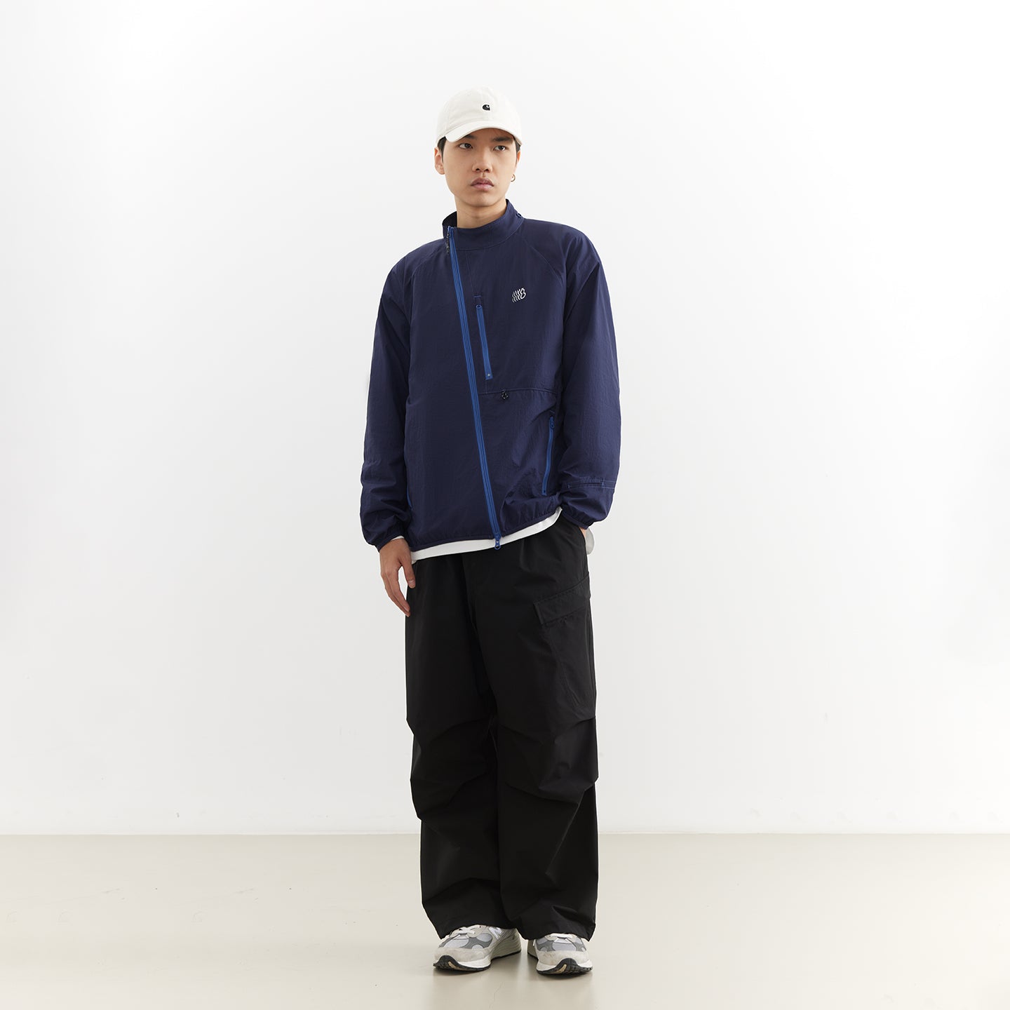 Chichaqu Diagonal-zip sun windbreaker