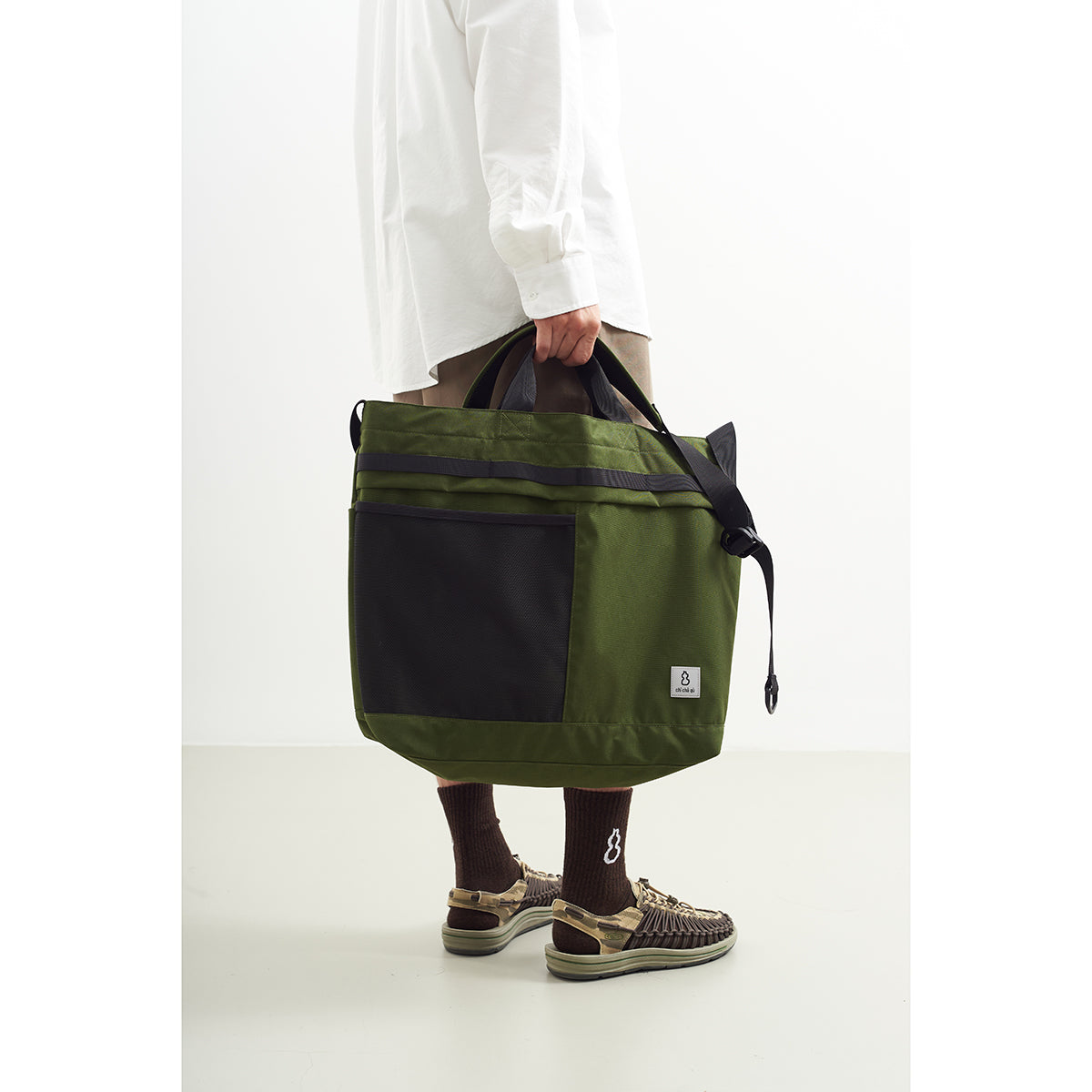 Chichaqu Spacious All-in-One Sling